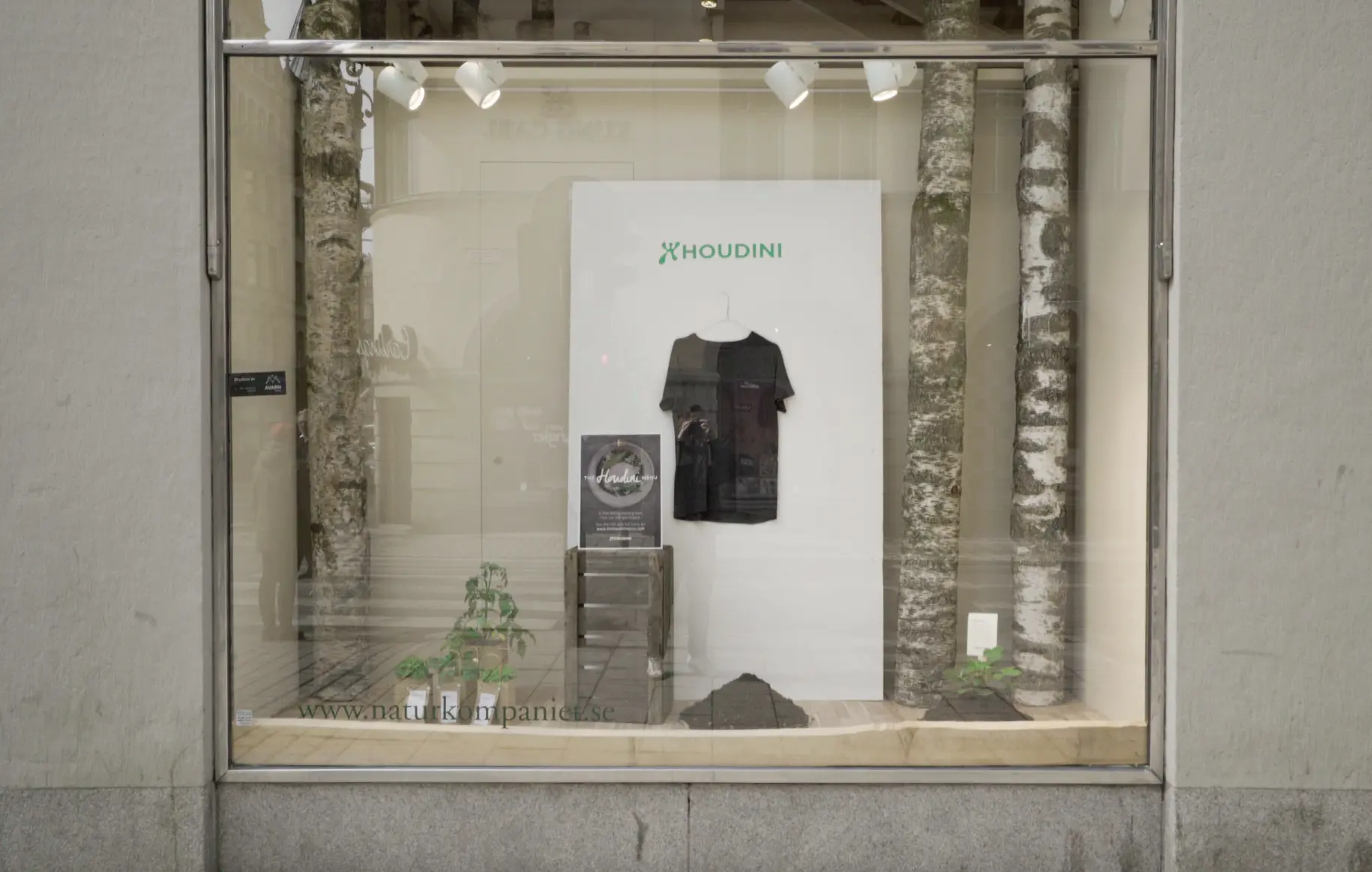 Houdini Menu display in a store window
