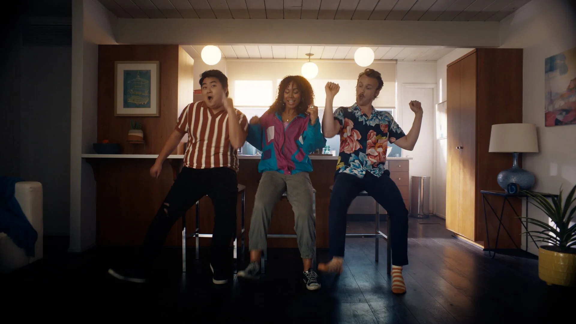 RBC Apple Promotions — RBC teamed up with Apple on an ad campaign showing that banking in the RBC app on an iPad is quick and fun, like splitting a bill with friends in seconds.